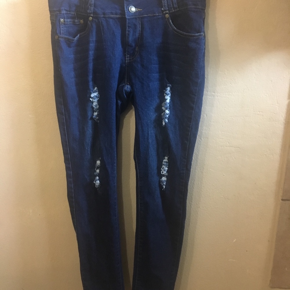 *3 for $20* Saza Distressed High Waisted Jeans